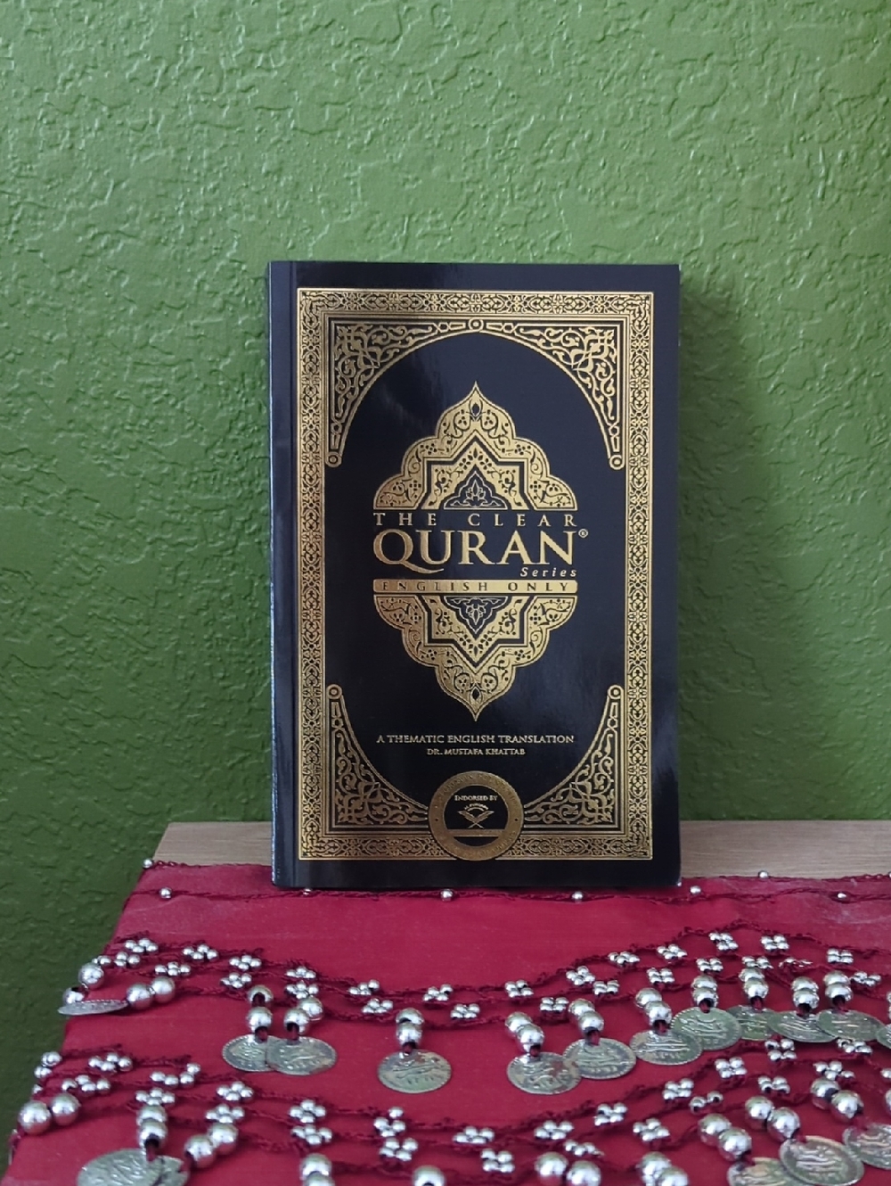 The Clear Quran - English Version (Black & Gold Cover)